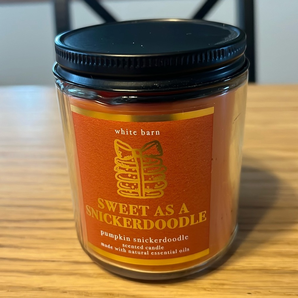Bath & Body Works Single Wick Candle. Sweet As Snickerdoodle. Pumpkin.